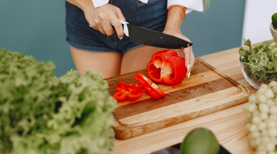 Iron deficiency signs and UK foods that help